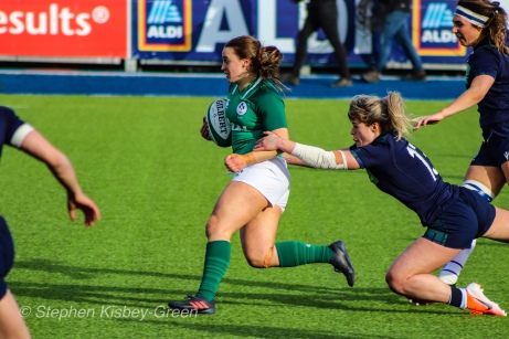 Irish rugby in the attack against Scotland. Photo: Stephen Kisbey-Green